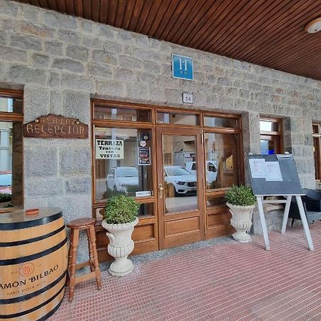Hostal Sainz Riano  Luaran gambar