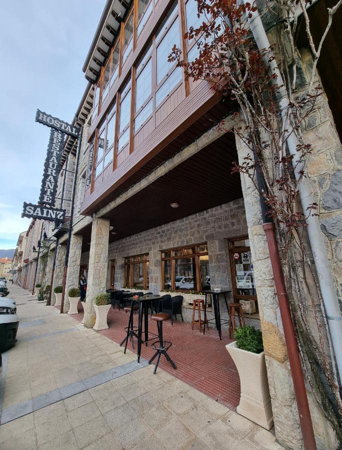 Hostal Sainz Riano  Luaran gambar