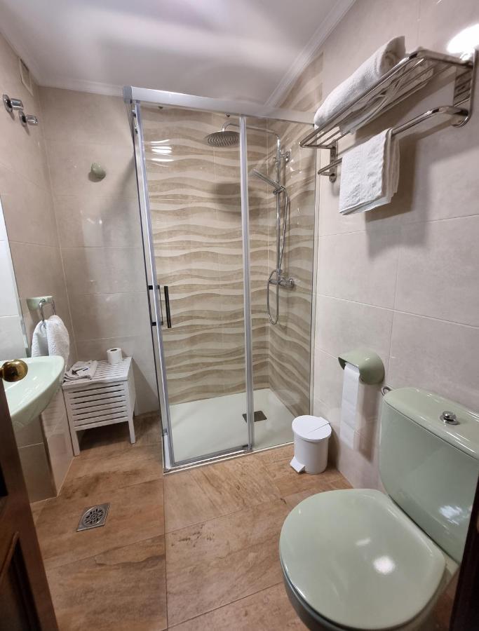 Hostal Sainz Riano  Luaran gambar