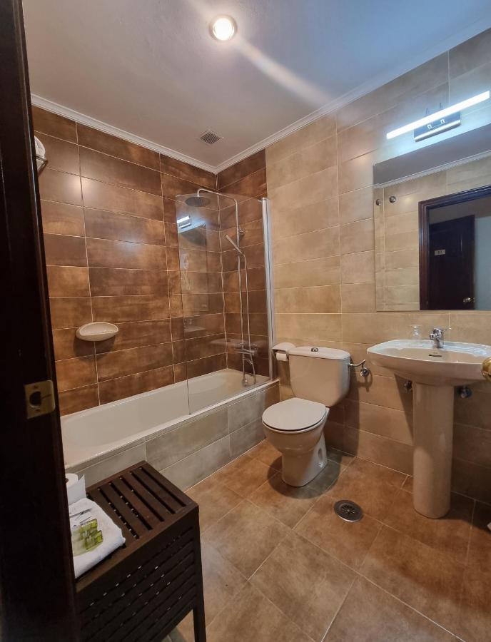 Hostal Sainz Riano  Luaran gambar