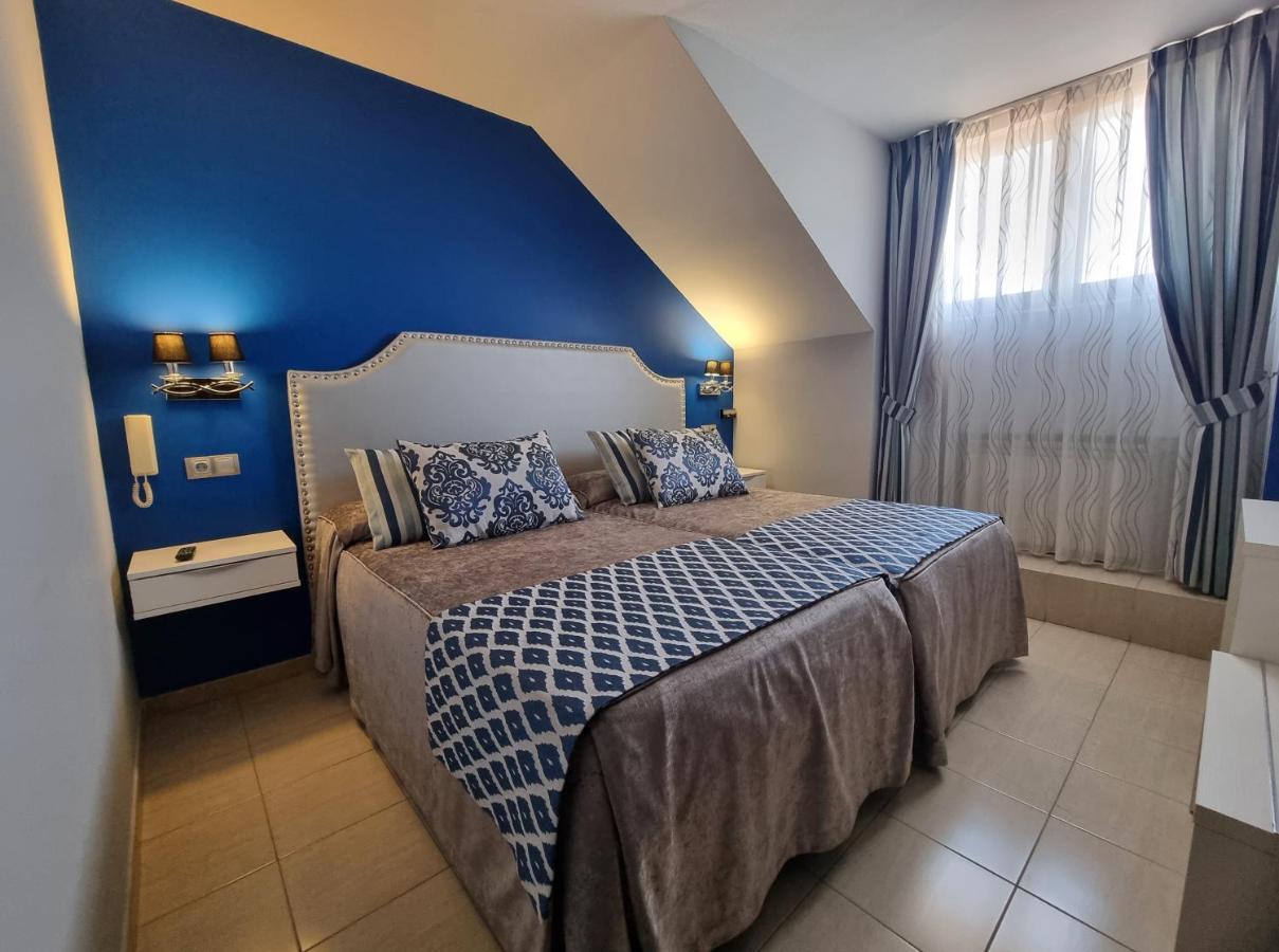 Hostal Sainz Riano  Luaran gambar