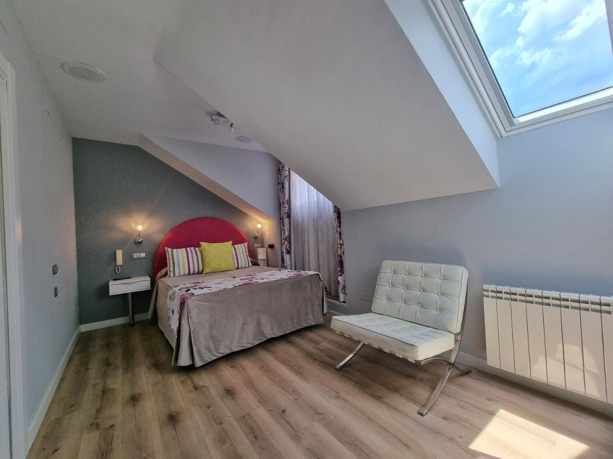 Hostal Sainz Riano  Luaran gambar