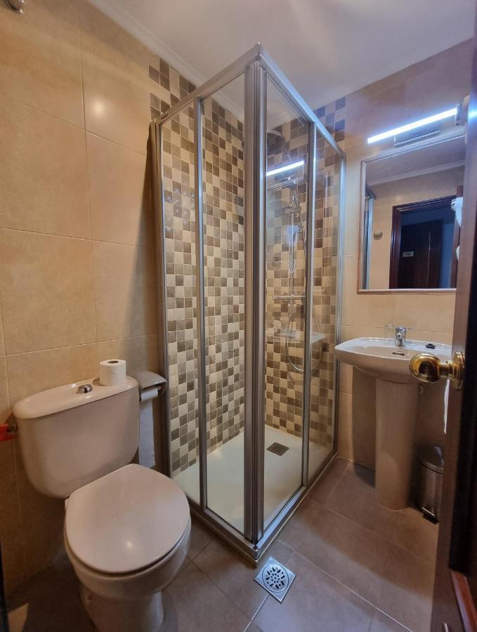 Hostal Sainz Riano  Luaran gambar