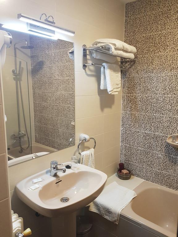 Hostal Sainz Riano  Luaran gambar