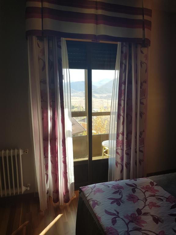 Hostal Sainz Riano  Luaran gambar